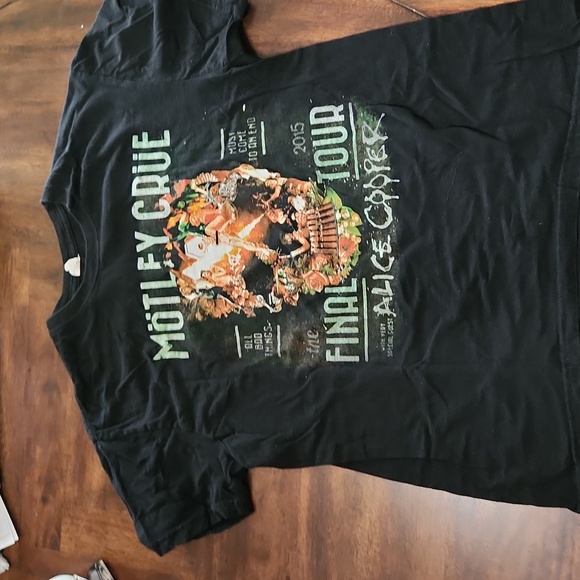 Motley Crue tour tshirt in medium - Picture 1 of 5